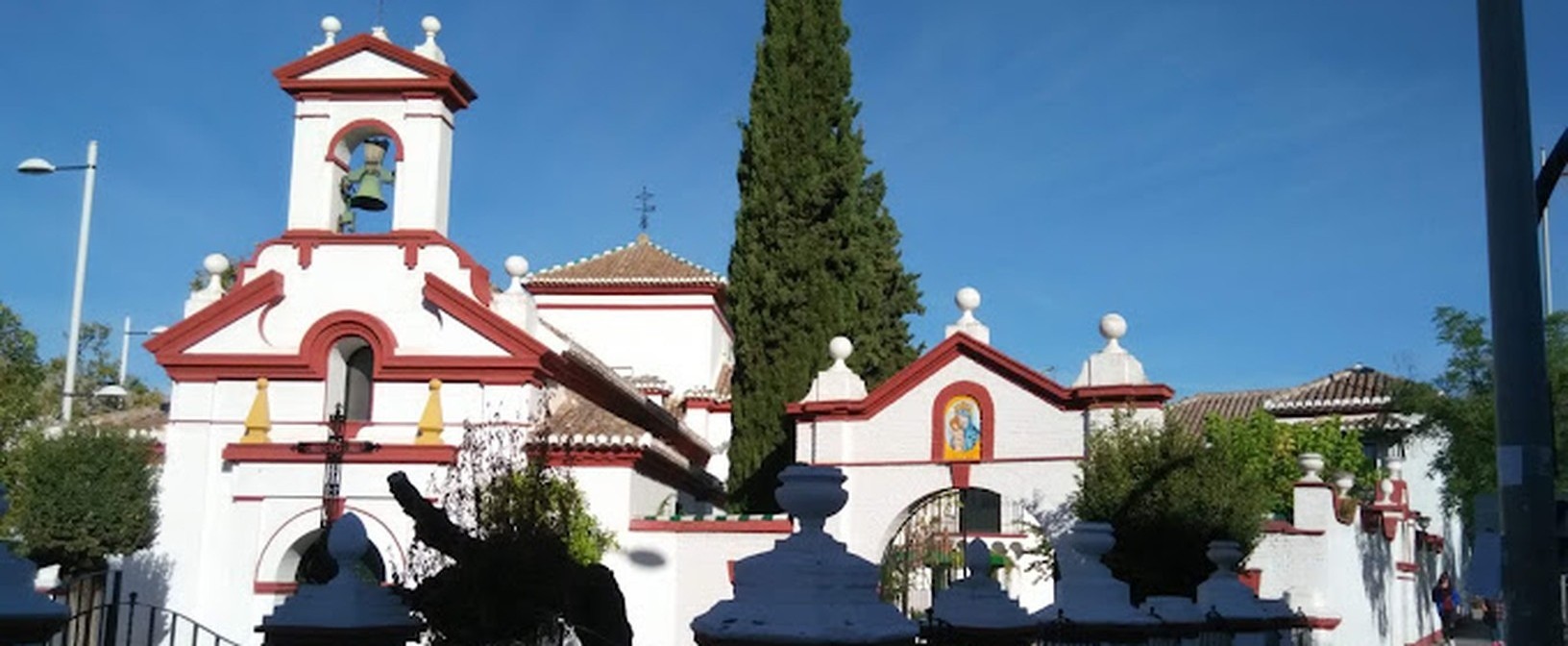 Exterior de la Parroquia de San Isidro Labrador en Granada