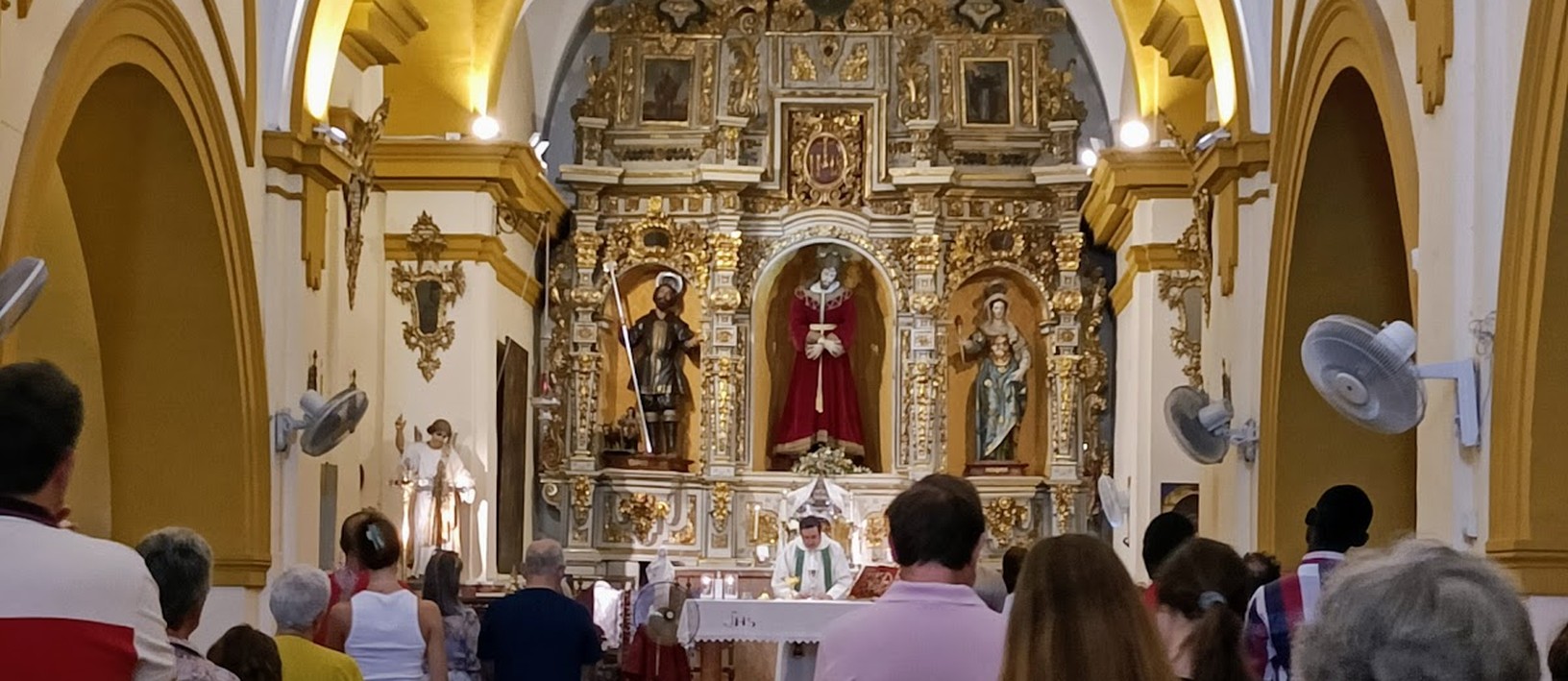 Celebración de la Santa Misa en la Parroquia de San Isidro Labrador